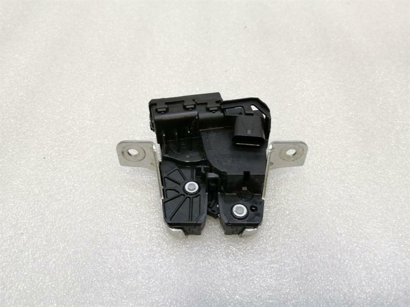 Mercedes-Benz A (W176) Mercedes A Class W176 Boot Lock A0997400500 Tailgate Lock Body type: Hatchback
Fuel: Petrol
