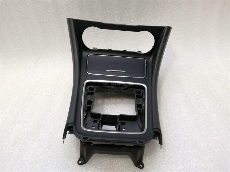 Mercedes-Benz A (W176) Cover