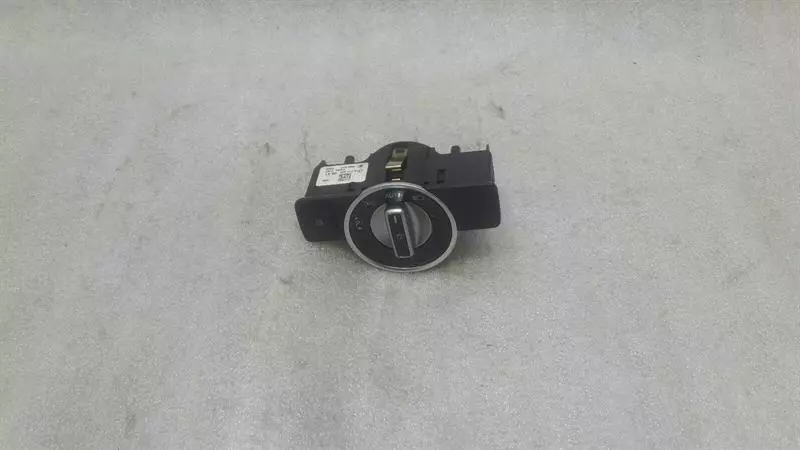 Mercedes-Benz SLK (R172) Mercedes SLC R172 MOPF headlight switch A2129050551 light switch Body type: Convertible
Fuel: Petrol