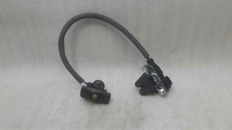 Mercedes-Benz SLK (R172) Mercedes SLC R172 SLK MOPF Boot Lock A2047500485 Tailgate Lock Body type: Convertible
Fuel: Petrol