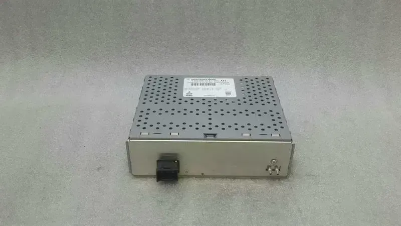 Mercedes-Benz SLK (R172) Mercedes SLC R172 MOPF Turner Module A2229009211 Audio Control Unit Body type: Convertible
Fuel: Petrol