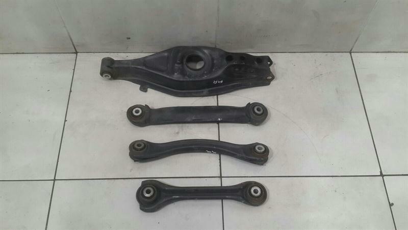 Mercedes-Benz SLK (R172) Right Rear Wishbone Mercedes SLC R172 Right Wishbone A1723500206 Re...