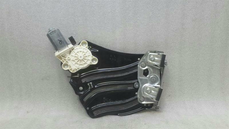Mercedes-Benz SLK (R172) Right Front Door Winder Mercedes SLC R172 MOPF Right Rear Door Winder A...