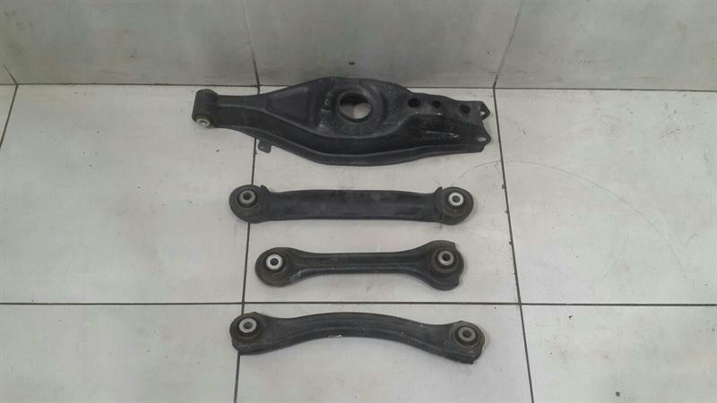Mercedes-Benz SLK (R172) Left Rear Wishbone Mercedes SLC R172 Left Wishbone A1723500106 Rea...