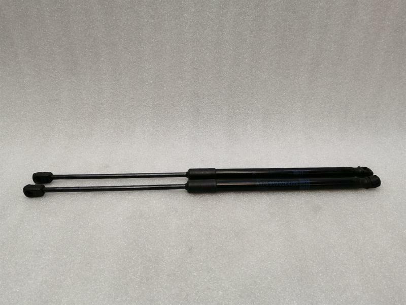 Mercedes-Benz A (W176) Mercedes A45 AMG W176 boot lid strut A1769800164 gas pressure spring tailgate set Body type: Hatchback
Fuel: Petrol