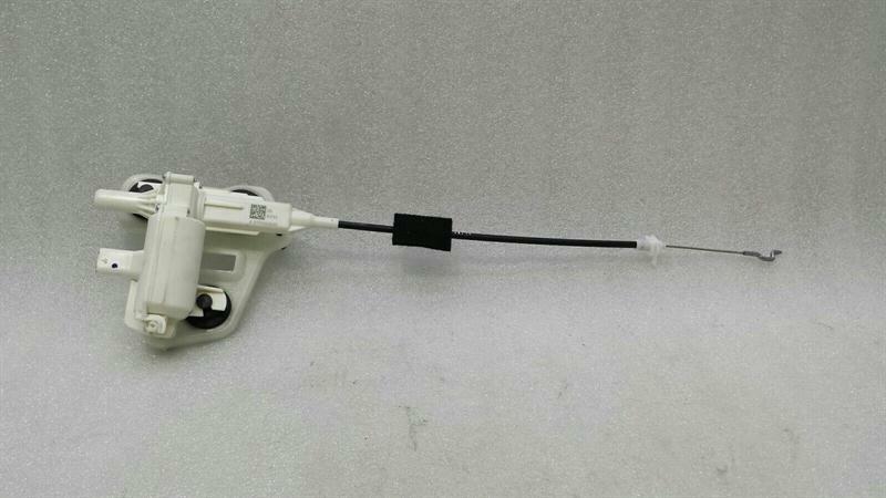 Mercedes-Benz A (W176) Boot Lock Mercedes C Class W205 Boot Lock A0999068600 Tai...