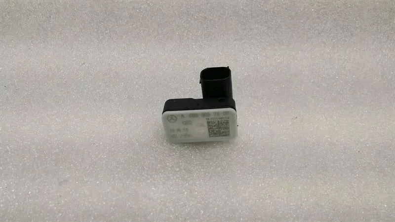 Mercedes C Class W205 Crash Sensor A0009057600 Impact Sensor SRS