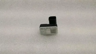 Mercedes C klases W205 avārijas sensors A0009057600 trieciena sensors SRS