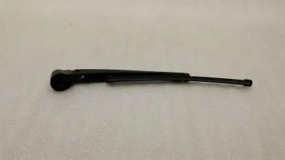 Mercedes C Klasa W205 Tylne ramię wycieraczki A1768240019 Wycieraczka szyby przedniej