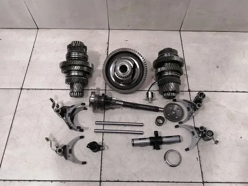 Mercedes-Benz A (W176) Mercedes A45 AMG W176 Gearbox Parts A2463301223 Transmission Parts Diff Body type: Hatchback
Fuel: Petrol