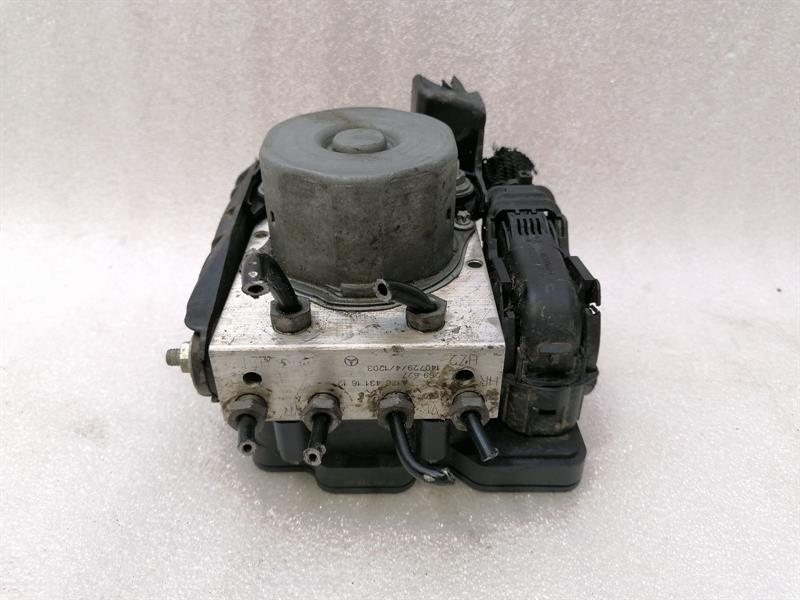 Mercedes-Benz A (W176) Mercedes A45 AMG W176 pump A1764311712 ABS pump hydraulic block A1769007102 Body type: Hatchback
Fuel: Petrol