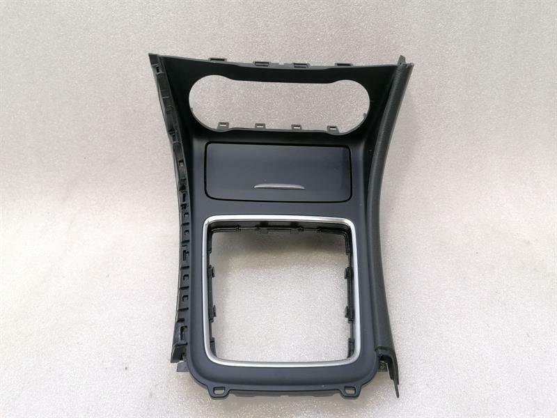 Mercedes-Benz A (W176) Mercedes A Class W176 Console Cover A1766807100 Center Console Cover Body type: Hatchback
Fuel: Petrol
