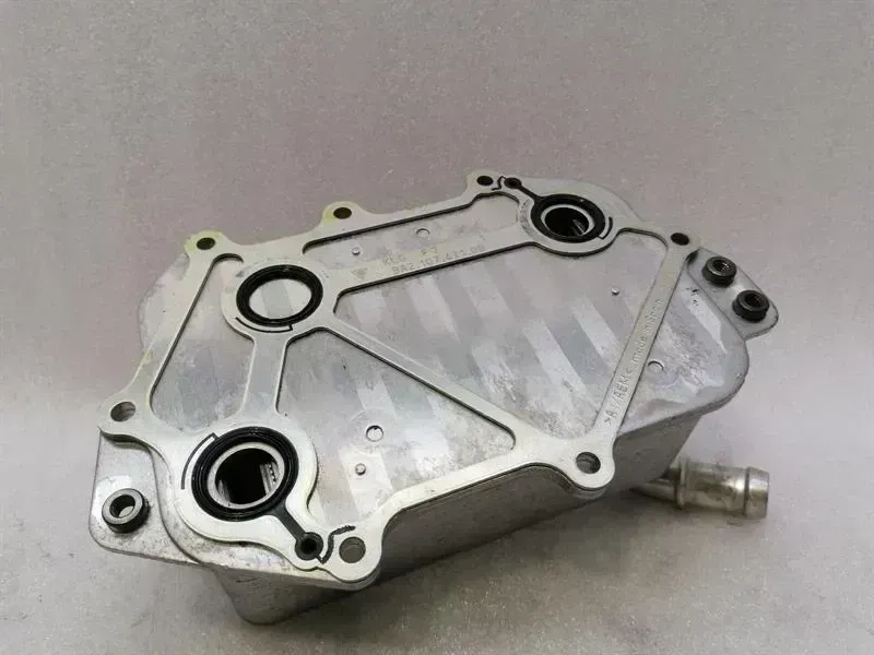 Porsche Boxster (981) Engine Oil Cooler Porsche Boxster 718 engine oil cooler 9A2107051...