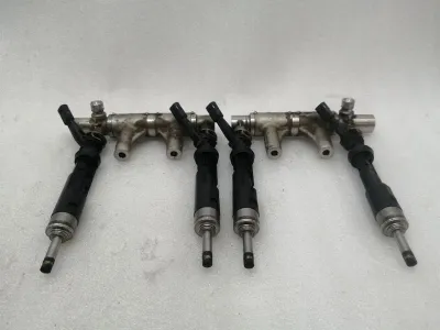 Rampe d&#39;injection de carburant Porsche Boxster 718 9A211040100