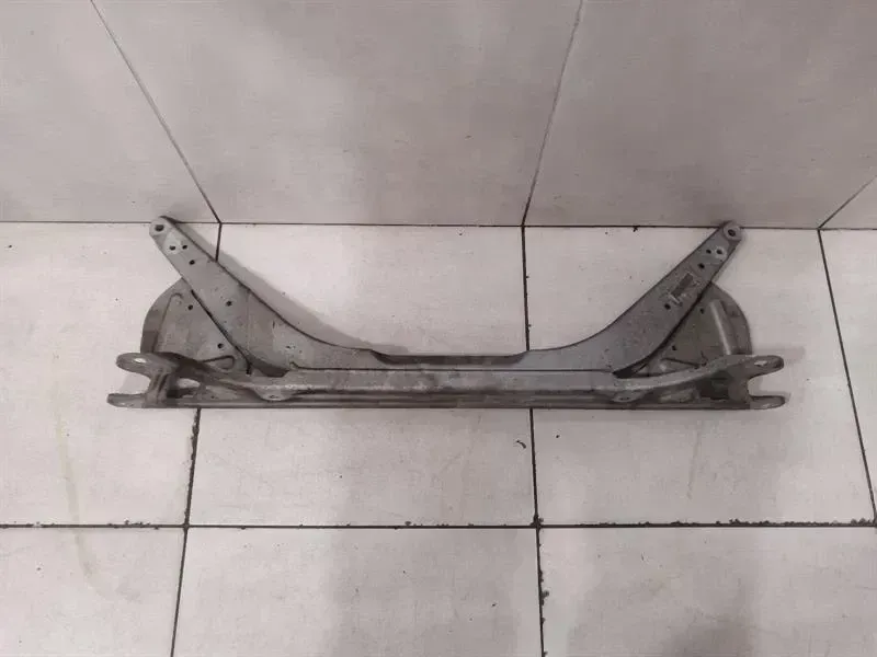Porsche Cayman 718 Subframe Rear Centre 982505099C Axle Frame Rear Axle Brand/Model: PORSCHE 718
Year: 2018
Engine: 198...