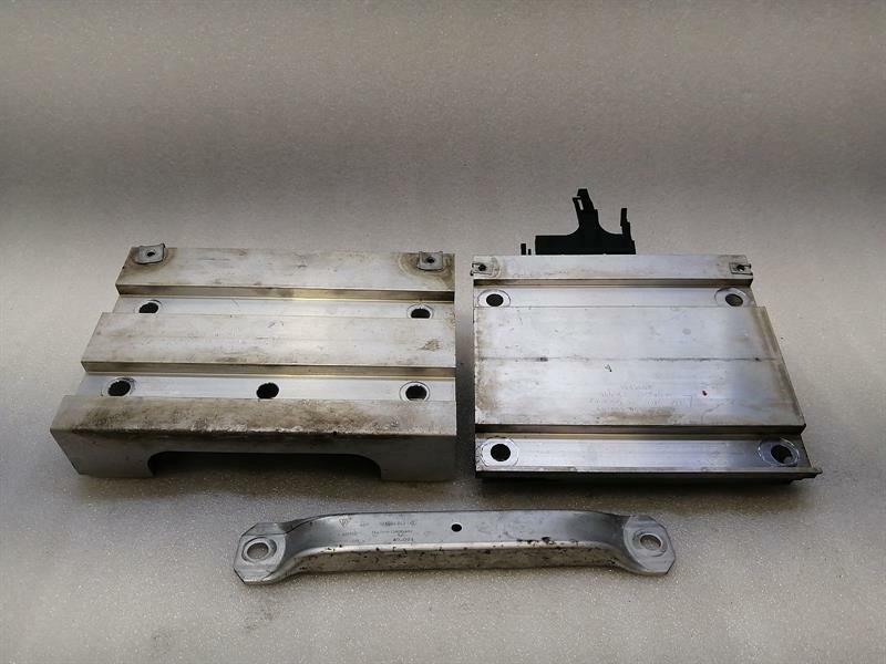 Porsche Boxster (981) Holder- Bracket Porsche Cayman 718 holder bracket set 981504633...