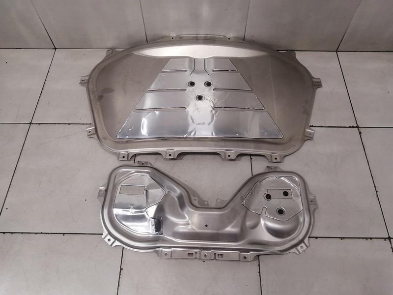 Porsche Cayman 718 Engine Cover 982827015A Engine Cover SET Brand/Model: PORSCHE 718
Year: 2018
Engine: 198...