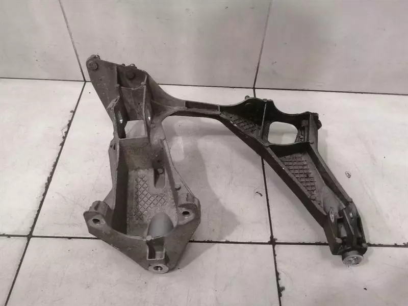 Porsche Cayman 718 right subframe rear 98133115206 axle frame rear axle right Brand/Model: PORSCHE 718
Year: 2018
Engine: 198...