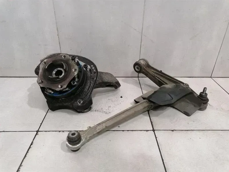 Porsche Boxster (981) Left Rear Hub Porsche Cayman 718 Left Rear Hub 982505051A Whe...