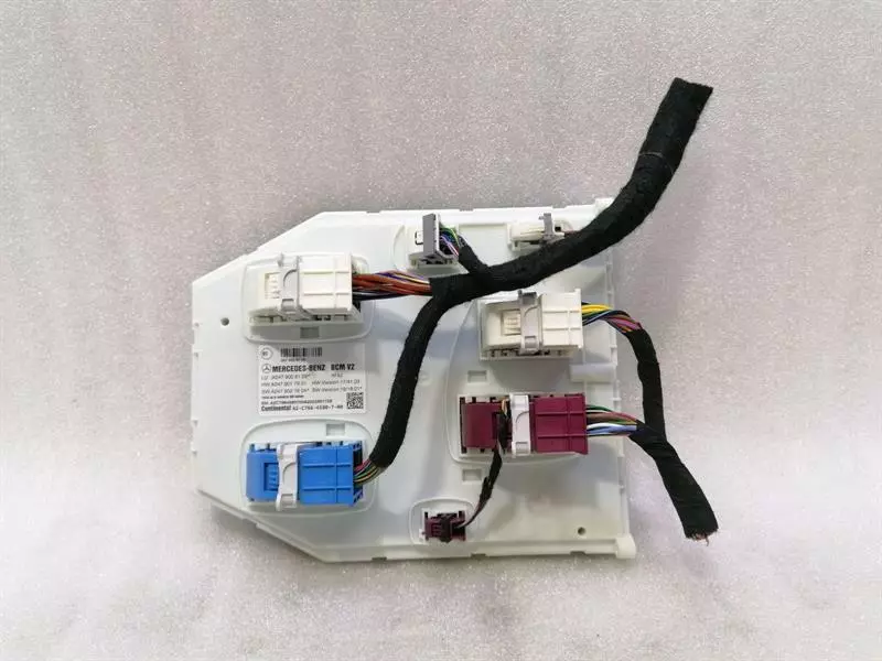 Mercedes-Benz A (W177) Mercedes A35 AMG W177 Body Control Module A2479008109 ECU BCM Body type: Hatchback
Fuel: Petrol
