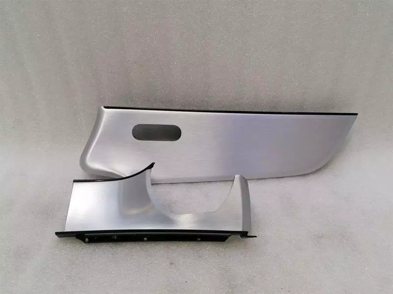 Mercedes-Benz A (W177) Mercedes A Class W177 Veneer A1777203001 Bar Cover RHD RIGHT HANDLEBAR Body type: Hatchback
Fuel: Petrol