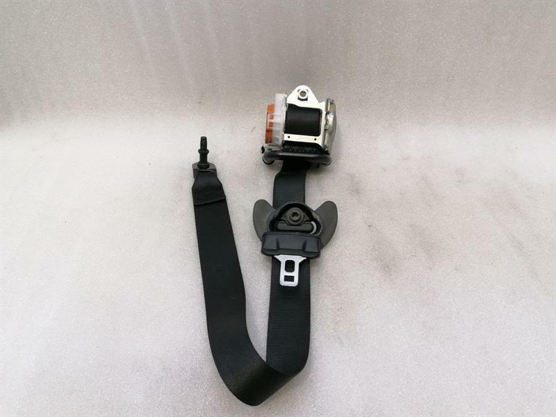 Mercedes-Benz A (W177) Mercedes A W177 Front Right Seatbelt A1778600800 Seat Belt Strap Front Re Body type: Hatchback
Fuel: Petrol