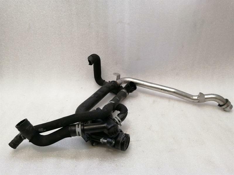 Mercedes-Benz A (W177) MERCEDES A Class W177 Thermostat Housing A2602002600 THERMOSTAT HOUSING Body type: Hatchback
Fuel: Petrol