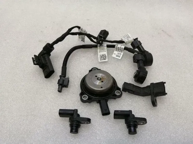 Mercedes-Benz A (W177) Mercedes A Class W177 A35 AMG Crankshaft Knock Sensor A2761560790 Camshaft Body type: Hatchback
Fuel: Petrol