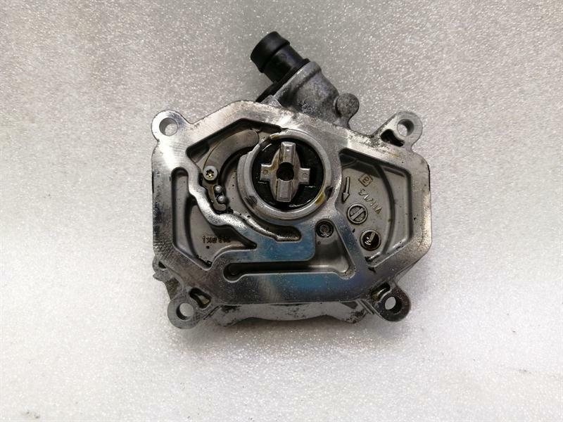 Mercedes-Benz A (W177) Mercedes A Class W177 A35 AMG Vacuum Pump A2641800000 Vacuum Pump Body type: Hatchback
Fuel: Petrol