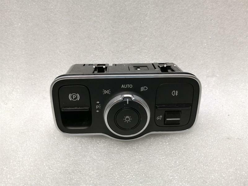 Mercedes-Benz A (W177) Mercedes A Class W177 W247 Headlight Switch A2479052902 Light Switch Body type: Hatchback
Fuel: Petrol