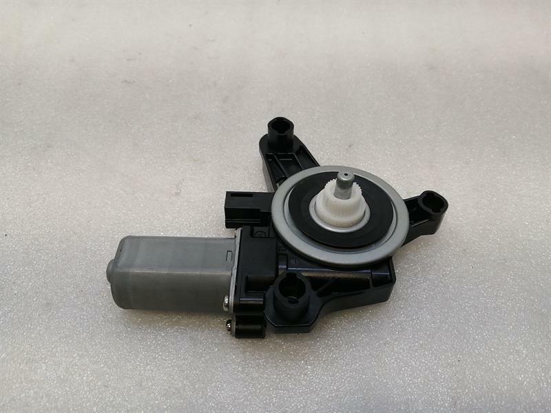Mercedes-Benz A (W177) Mercedes A Class W177 Rear Left Door Window Motor A0009060808 Window Regulator Motor Body type: Hatchback
Fuel: Petrol