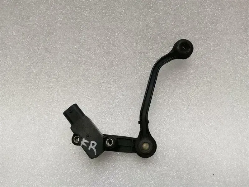 Mercedes-Benz A (W177) Mercedes A Class W177 FRH Level Sensor A0009050908 Level Sensor Body type: Hatchback
Fuel: Petrol