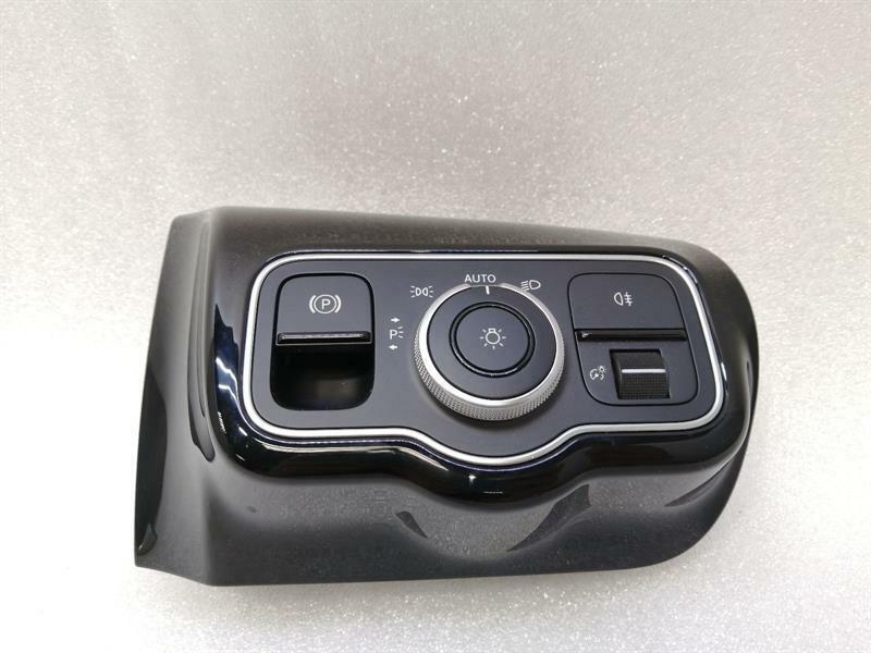 Mercedes-Benz A (W177) Mercedes A Class W177 Light Switch A2479052902 9107 Light Switch Body type: Hatchback
Fuel: Petrol