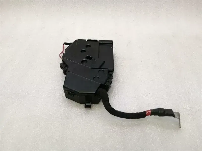 Mercedes-Benz A (W177) Mercedes A Class W177 Fuse Box A1775404007 Fuse Box Body type: Hatchback
Fuel: Petrol