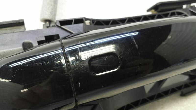 Audi A3 (8V) Audi A3 8V rear left door handle 5N0837017D door handle rear left Body type: Hatchback
Fuel: Diesel