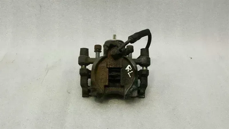 Audi A3 (8V) Audi A3 8V left rear caliper brake caliper rear left Body type: Hatchback
Fuel: Diesel