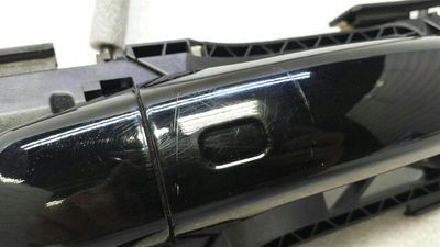 Audi A3 8V bak vänster dörrhandtag 5N0837017D dörrhandtag bak vänster