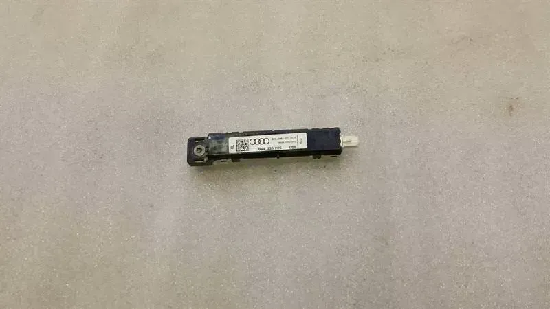 Audi A3 (8V) Audi A3 8V S3 Aerial / Antenna 8V4035225 Antenna Body type: Hatchback
Fuel: Diesel