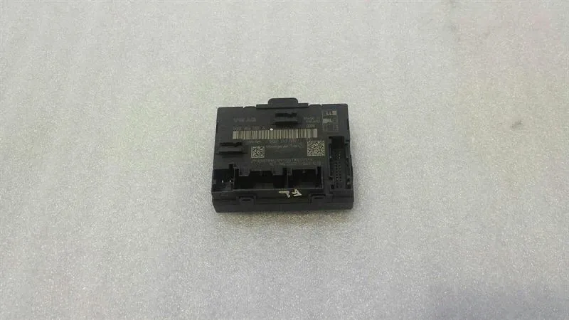 Audi A3 8V front right door module 5Q0959592A door control unit front right
