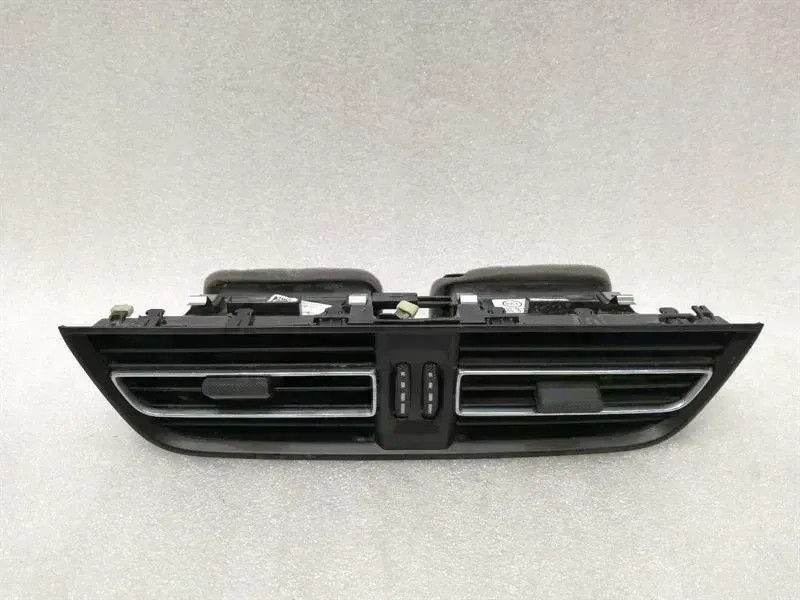 Porsche Macan Porsche Macan 95B Center Air Vent 95B819110D Ventilation Nozzle Vent Center Body type: SUV
Fuel: Petrol