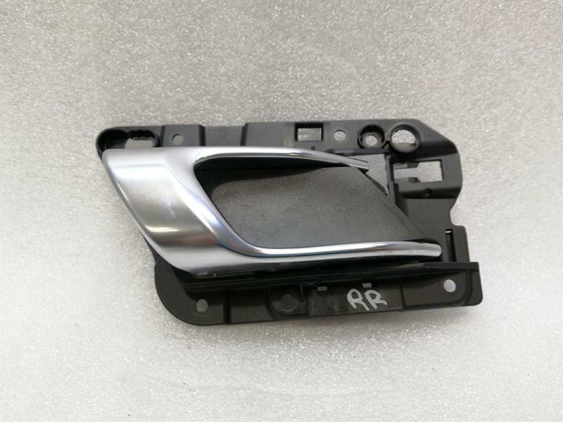 Porsche Macan Porsche Macan 95b rrh Door Inner Handle 95B837020 Interior Door Handle Rear Right Body type: SUV
Fuel: Petrol