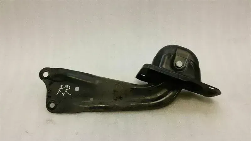 Audi TT (8S) Audi TT 8S TTS right rear wishbone 1K0505130L rear right wishbone Body type: Coupe
Fuel: Petrol