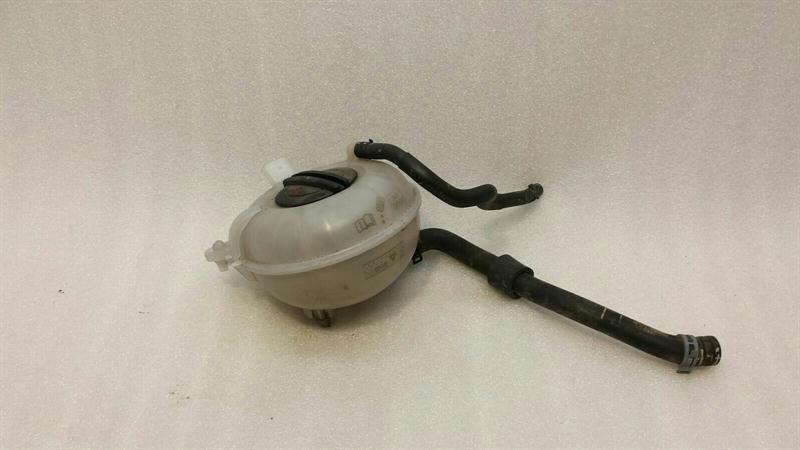 Audi TT (8S) Audi TT 8S expansion tank 5Q0121407G expansion tank coolant Body type: Coupe
Fuel: Petrol