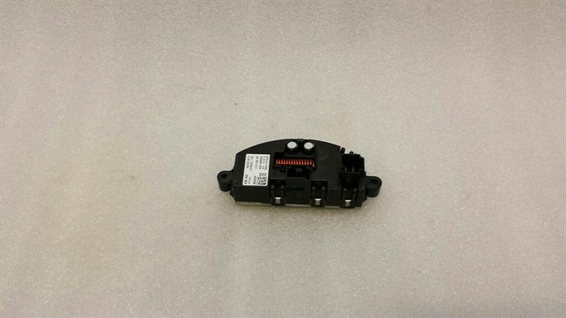Audi TT (8S) Audi TT 8S Heater Resistor 5Q0907521E Blower Regulator Regulator Body type: Coupe
Fuel: Petrol