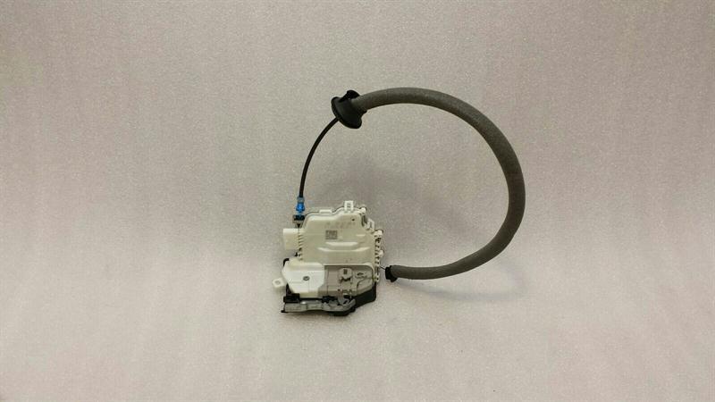 Audi TT (8S) Audi TT 8S RHD Left Door Lock 8X2837015B Right Handlebar Body type: Coupe
Fuel: Petrol