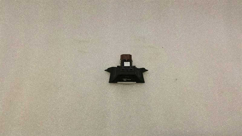 Audi TT (8S) Audi TT 8S RHD Front Window Heated Switch 8S2927118A Right Handlebar Body type: Coupe
Fuel: Petrol