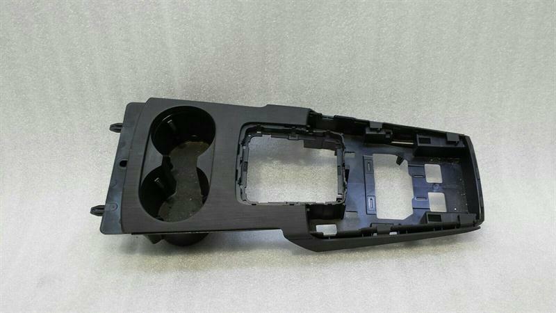 Audi S3 8V RHD Cup Holder 8V2864261C Right Handlebar Brand/Model: AUDI S3
Year: 2017
Engine: 1984 cm...