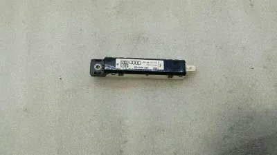 Audi S3 8V A3 Antenn / Antenn 8V4035225 Antennförstärkare