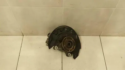 Audi S3 8V Moyeu avant gauche 5Q0407257A Boîtier de roulement de roue avant gauche.