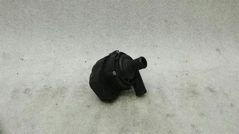 Mercedes-Benz SLK (R171) Mercedes SLK R171 additional cooling pump A1718350064 coolant pump SLK200 Body type: Convertible
Fuel: Petrol